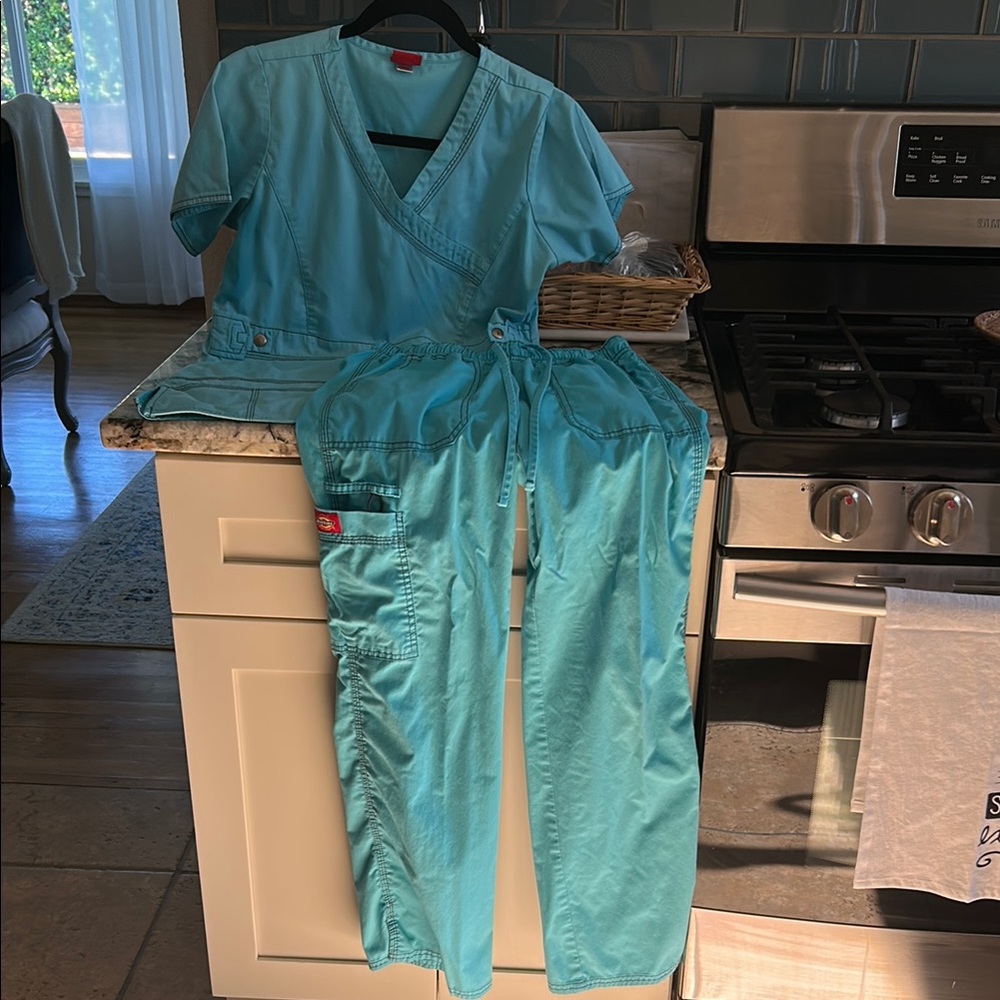 Dickies Women's Aqua Scrub Set